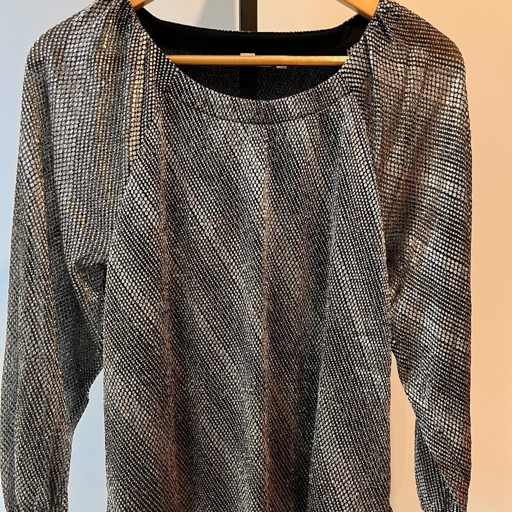 Chico's NWT Knit Top Metallic Dot Top 3/4 Sleeves Size 1 (see measurement notes)